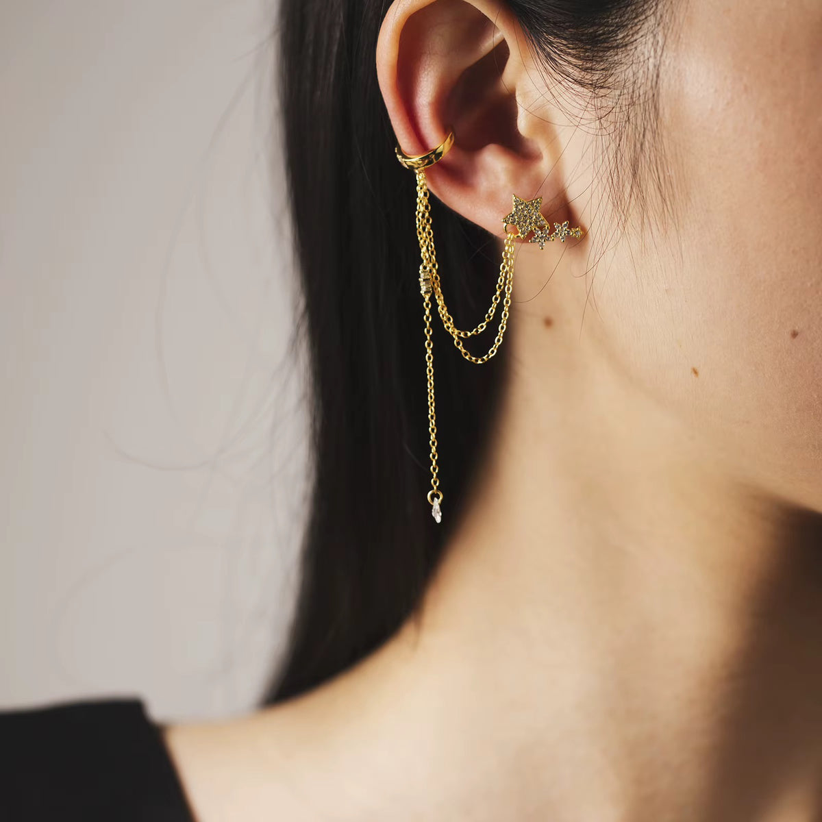 Ear Cuff Étoile · Aur Galben cu Diamante de Laborator – Realizat la Comandă